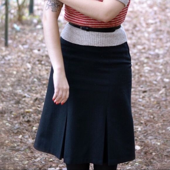 Paniz Black Mid Length Flare Skirt Size 4 - Picture 1 of 7